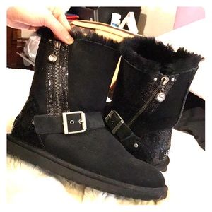 Black sparkle uggs